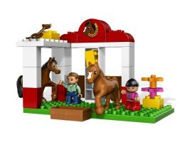 5648 - Horse Stables