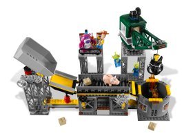 7596 - Trash Compactor Escape