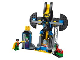 10753 - The Joker™ Batcave Attack