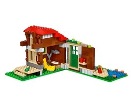 31048 - Lakeside Lodge