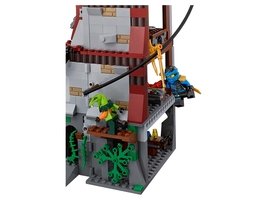 70594 - The Lighthouse Siege