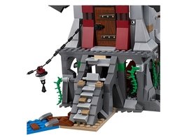 70594 - The Lighthouse Siege